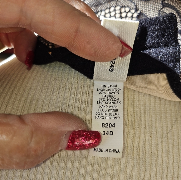 Bustier - Picture 11 of 11